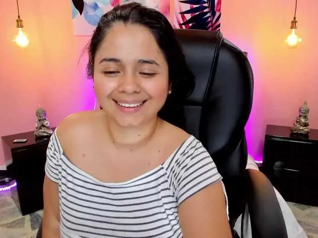 Live sex webcam photo for rachellwhatts #274471707