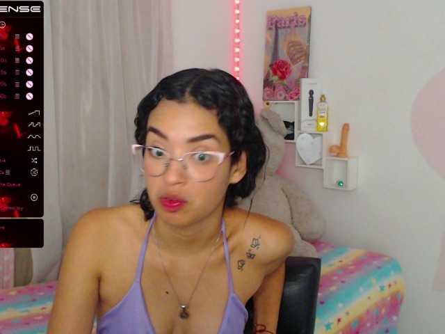 Live sex webcam photo for raquelle-sweet #275692308