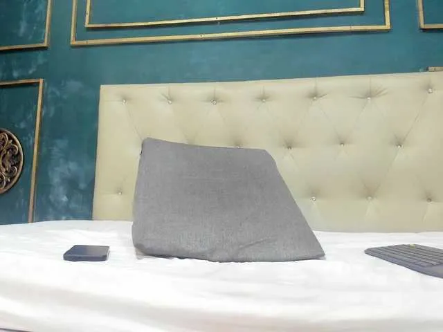 Live sex webcam photo for raymond-star #277460552