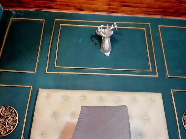 Live sex webcam photo for raymond-star #277763045