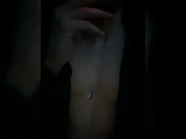 Live sex webcam photo for real-maksim #275610311