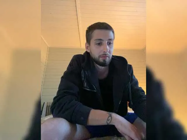 Live sex webcam photo for real-maksim #275665046