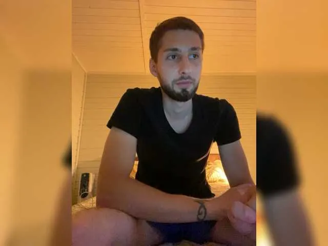 Live sex webcam photo for real-maksim #275701148