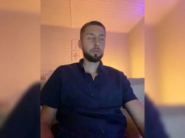 Live sex webcam photo for real-maksim #276082334