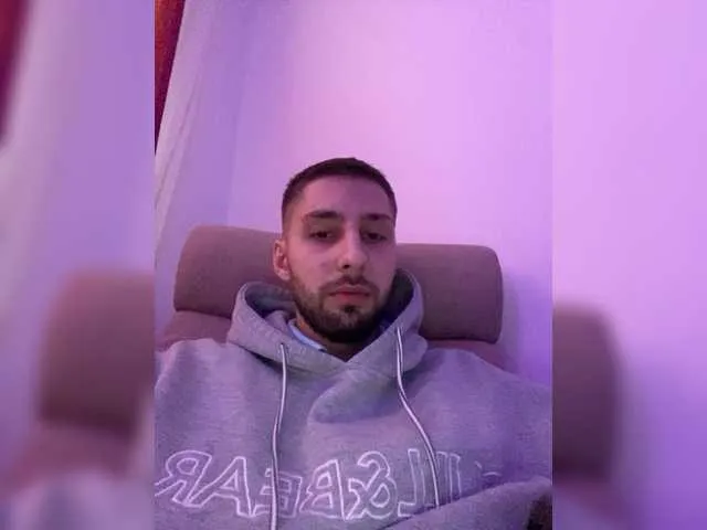 Live sex webcam photo for real-maksim #276914094