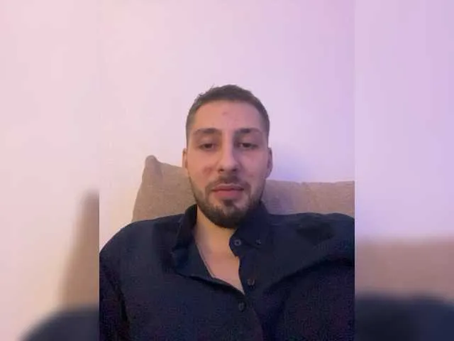 Live sex webcam photo for real-maksim #276942774