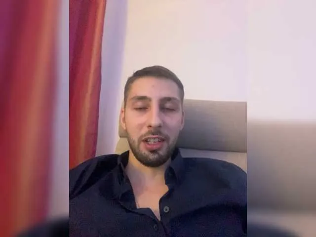 Live sex webcam photo for real-maksim #276983877