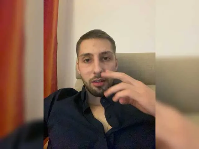 Live sex webcam photo for real-maksim #276988270