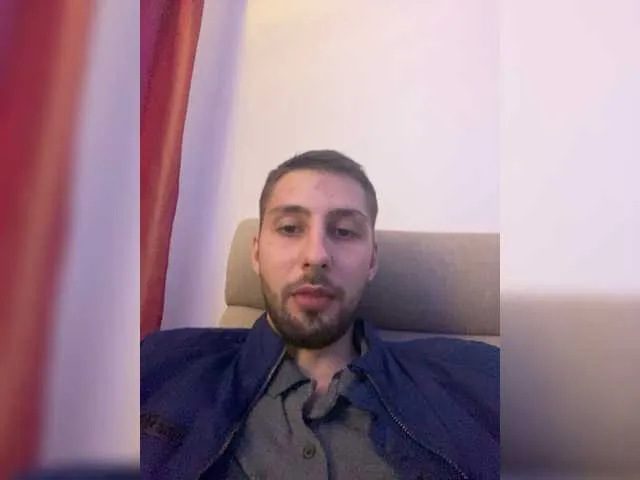 Live sex webcam photo for real-maksim #276993216