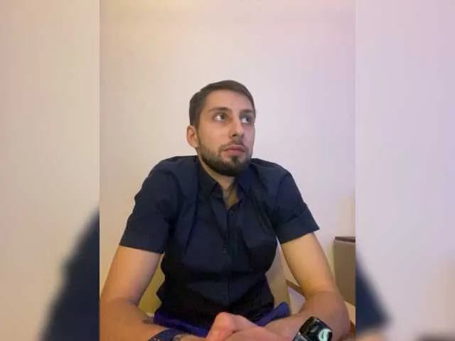 Live sex webcam photo for real-maksim #277106841