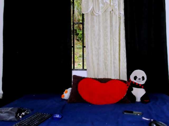 Live sex webcam photo for real-queen #277255262