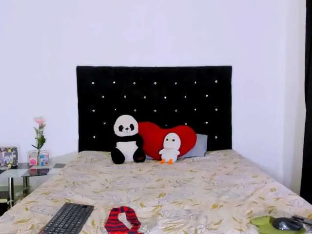 Live sex webcam photo for real-queen #277776263