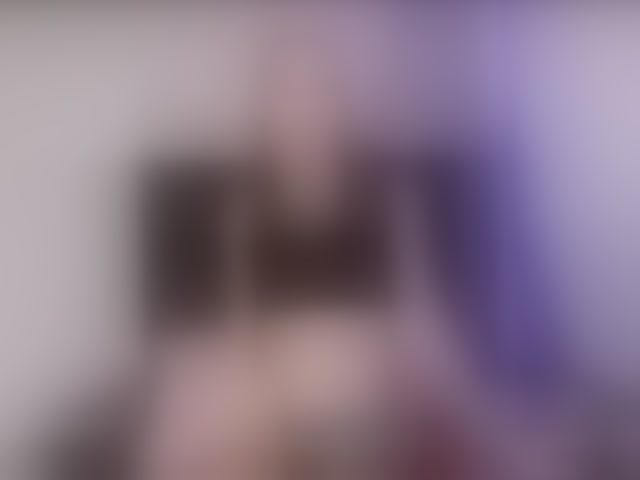 Live sex webcam photo for real-queen #294271192