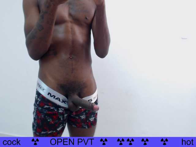 Live sex webcam photo for realblackog #277609852