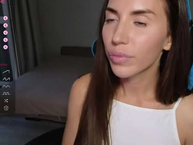 Live sex webcam photo for realityshow #278117614