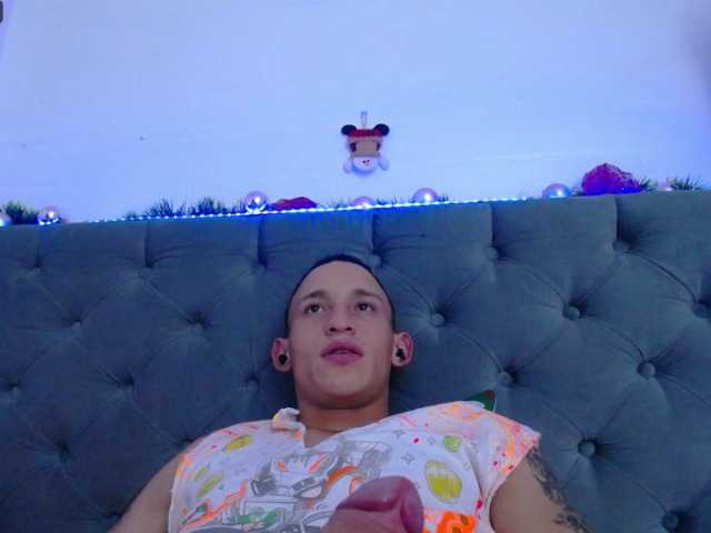 Live sex webcam photo for red-muscule #276911665