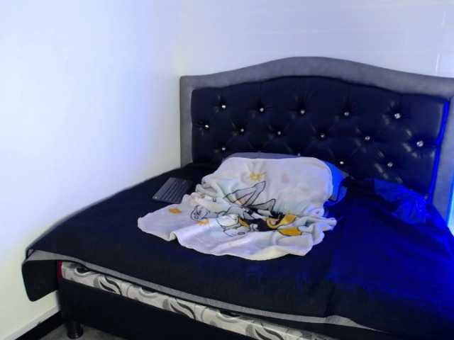 Live sex webcam photo for red-muscule #277056217