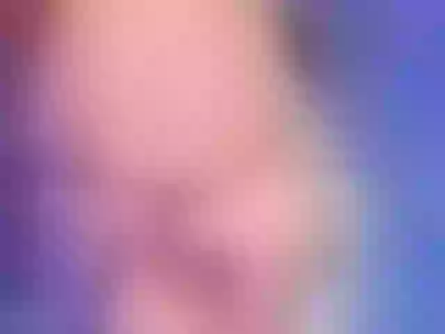 Live sex webcam photo for reinahot-699 #283581991