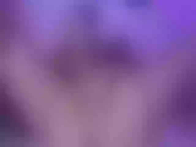 Live sex webcam photo for reinahot-699 #284153157