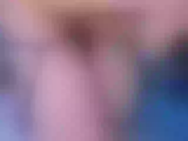 Live sex webcam photo for reinahot-699 #289546472