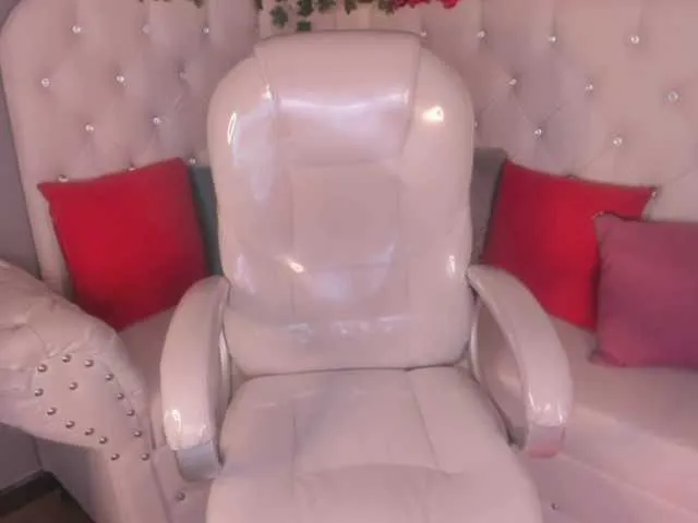 Live sex webcam photo for reiven-brown #272913178