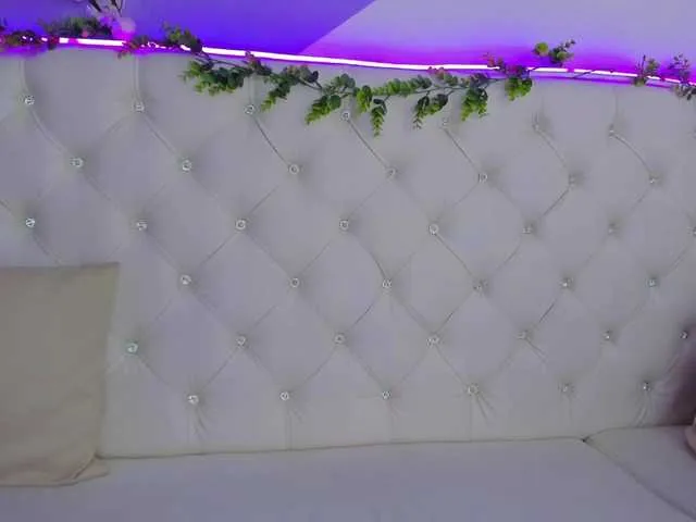 Live sex webcam photo for reiven-brown #273952721