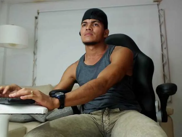 Live sex webcam photo for remyd- #276485716