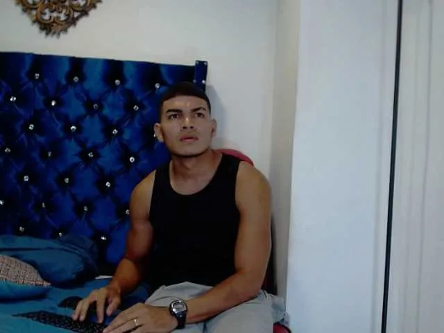 Live sex webcam photo for remyd- #276552940