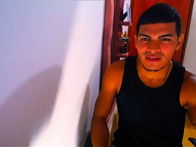 Live sex webcam photo for remyd- #276686312