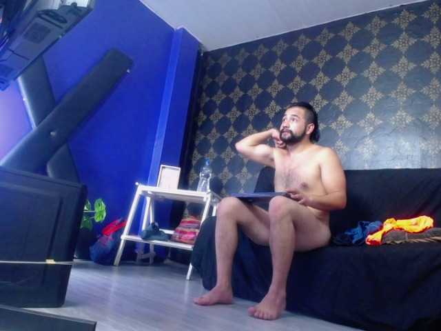 Live sex webcam photo for richards-bdsm #276776527