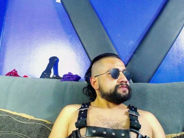 Live sex webcam photo for richards-bdsm #276845321