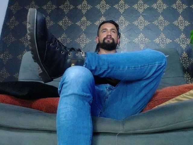 Live sex webcam photo for richards-bdsm #277071925