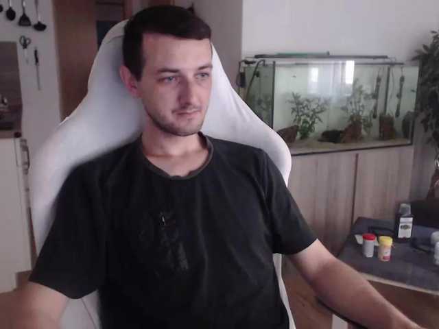 Live sex webcam photo for richmitch1 #276048311