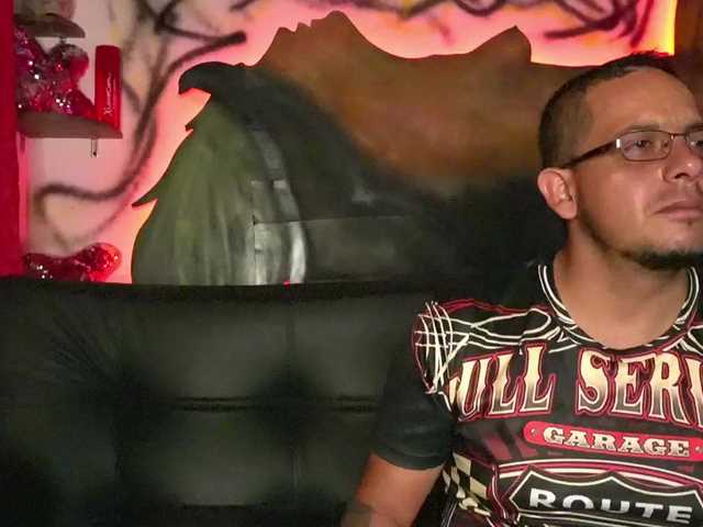 Live sex webcam photo for riichdick #277674349