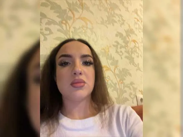 Live sex webcam photo for riiina2004 #277492338