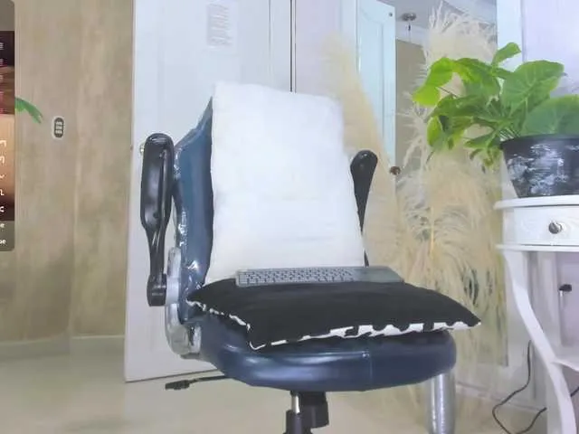 Live sex webcam photo for rikobrown69 #292386966