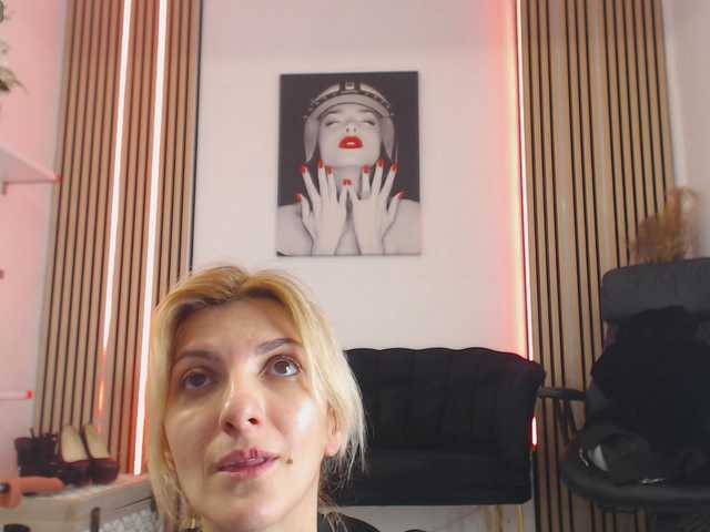 Live sex webcam photo for rileylanna #292240375