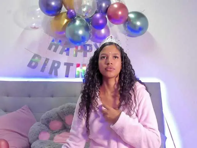 Live sex webcam photo for river-21 #276959943