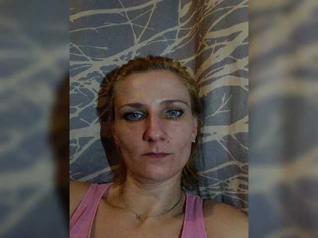 Live sex webcam photo for rntkkaralinaaa #272360791