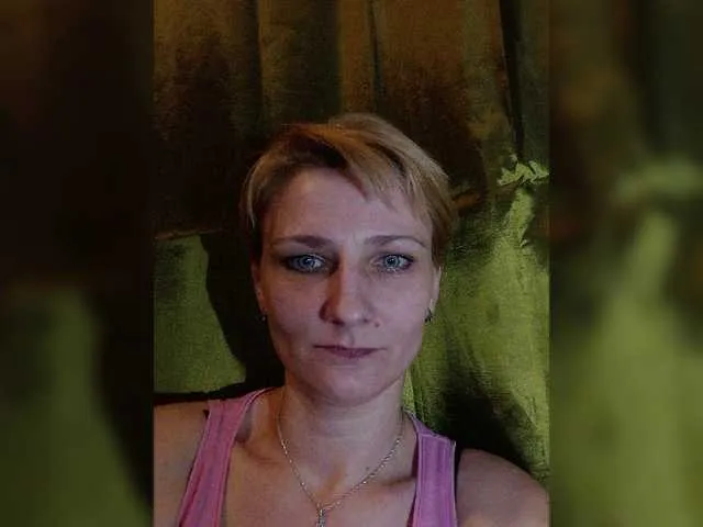 Live sex webcam photo for rntkkaralinaaa #272528702