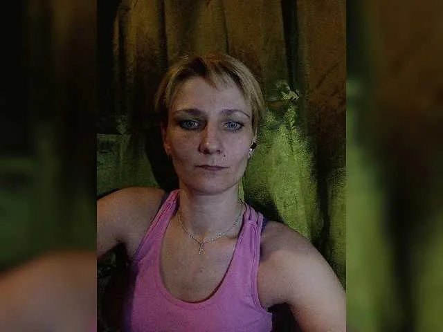 Live sex webcam photo for rntkkaralinaaa #272566816