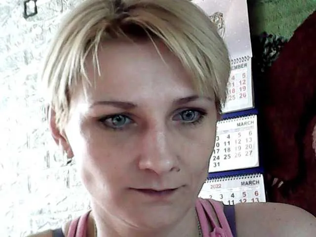 Live sex webcam photo for rntkkaralinaaa #272886504