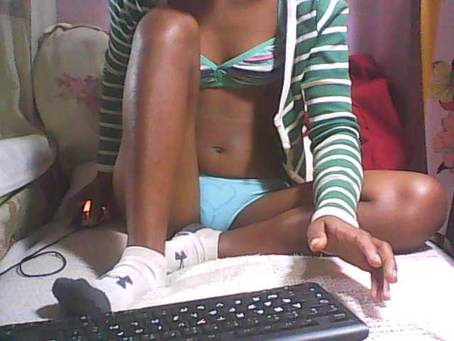 Live sex webcam photo for robinnah #275725163