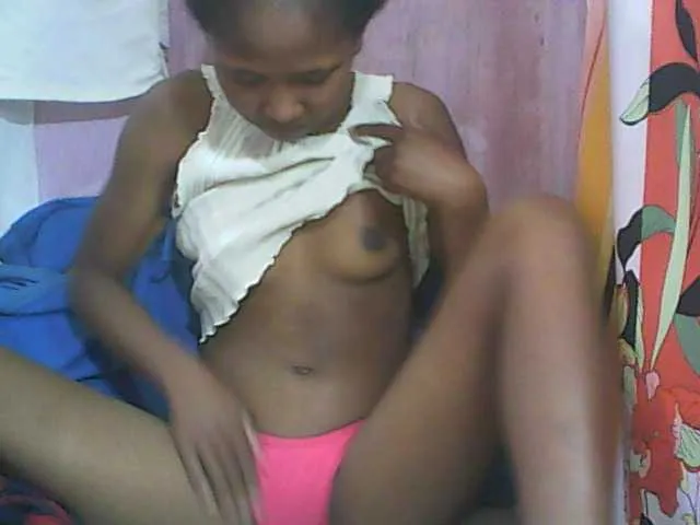 Live sex webcam photo for robinnah #276162729