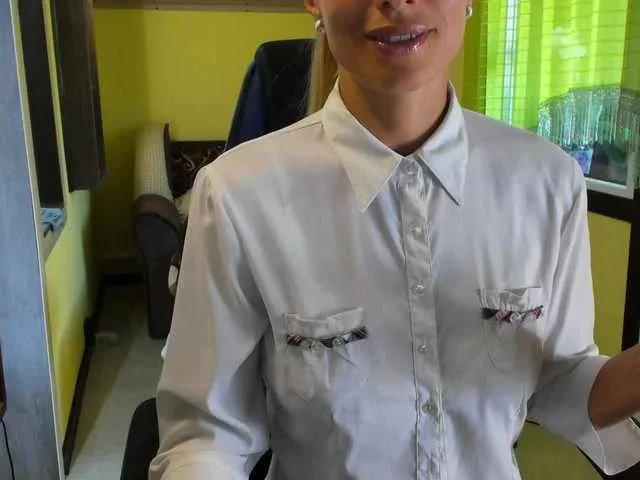 Live sex webcam photo for rocsi79 #274217883