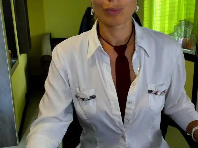 Live sex webcam photo for rocsi79 #275989248