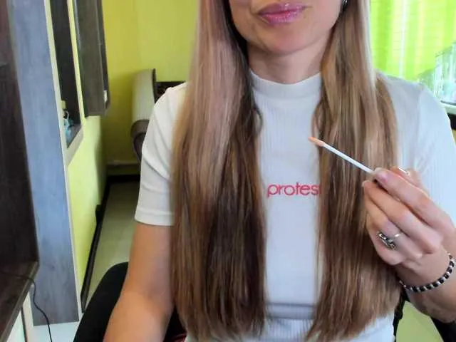 Live sex webcam photo for rocsi79 #277386796