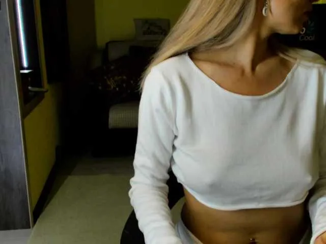 Live sex webcam photo for rocsi79 #292474579