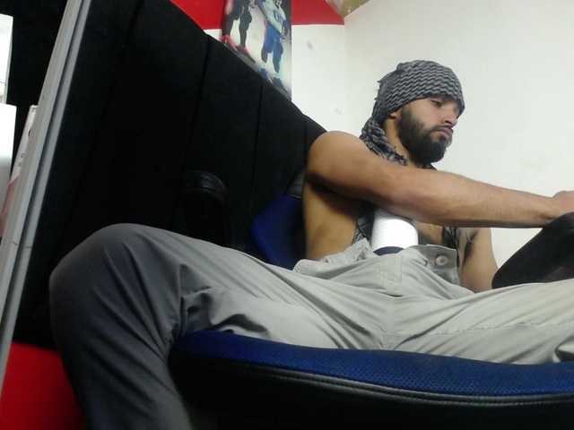 Live sex webcam photo for rollo-rodrigu #275518157