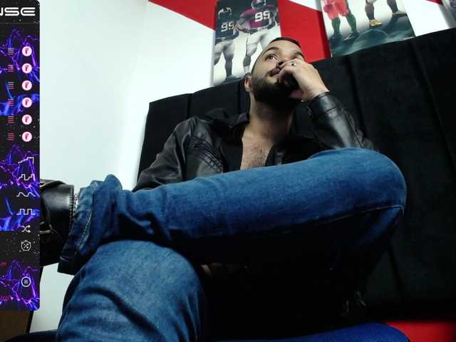 Live sex webcam photo for rollo-rodrigu #275707825